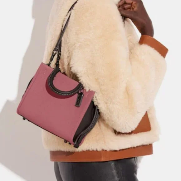 🔥NeW! Coach Rogue 20 - Picture 5 of 15